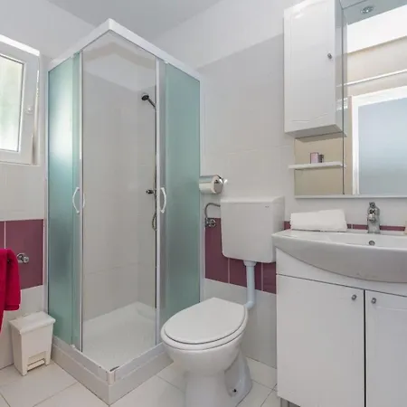 Ferienapartment In Der Zweiten Etage Fuer Vier Personen شقة *