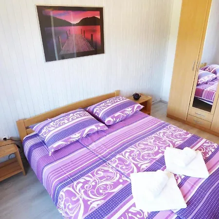 Ferienapartment In Der Zweiten Etage Fuer Vier Personen